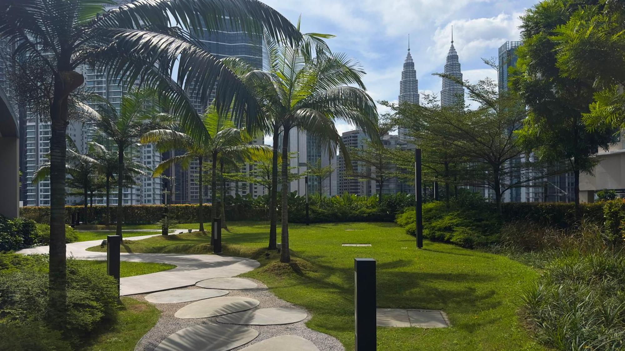 Moonway Suites At Eaton Klcc Kuala Lumpur Exteriör bild